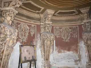 Illustration for article titled Gorgeous Old Movie Theaters That Have Fallen Into Ruin